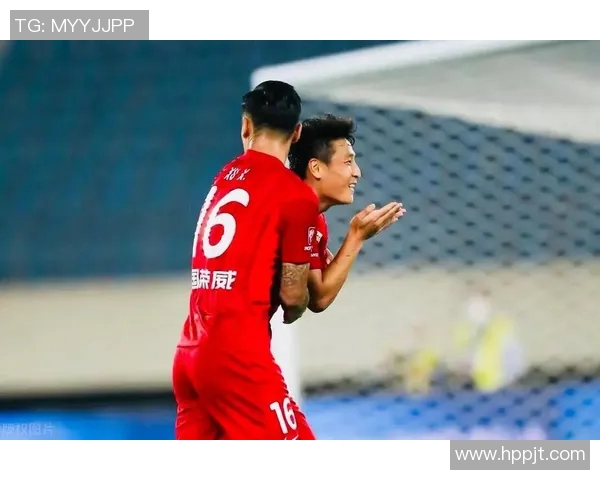 武磊精彩表现梅开二度助力上海海港赢得关键胜利 武磊精彩表现梅开二度助力上海海港赢得关键胜利